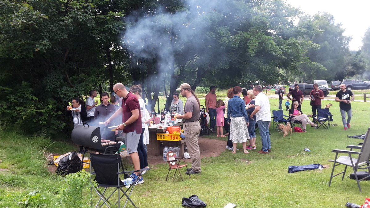 Colleagues &amp; their families enjoying a bbq! #relax <a href="/rob_bayley/">Robert bayley</a> <a href="/dawnruck1962/">Dawn ruck</a> @Bamb1on1ce <a href="/LinLindavp/">Linda Van Poetsch</a> <a href="/colly75/">Paul Collingridge</a>