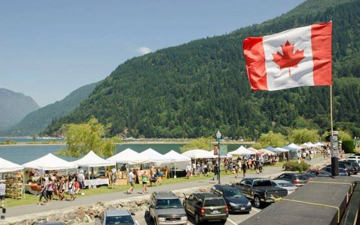 harrisontourism's tweet photo. The @harrisonfest Waterfront Market features some of BC’s finest artists and artisans... https://t.co/ZLDKtkiD4d https://t.co/oEk5KwlI2h