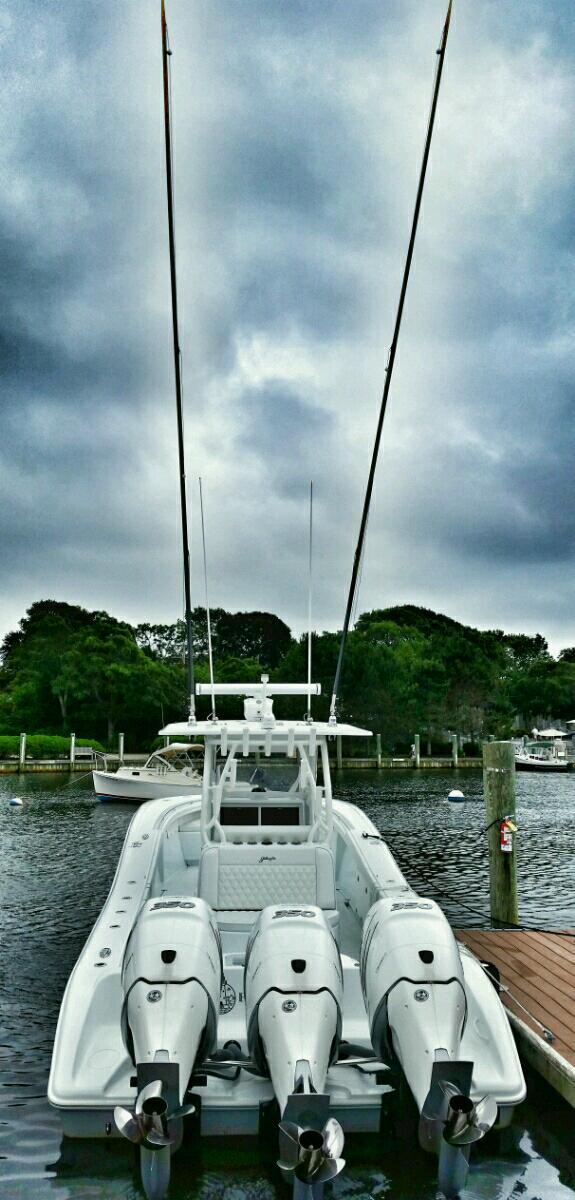 riptidefishing's tweet image. I'm pretty happy to be getting extra wheel time on this beauty.  It's like my boat away from boat.   #mercurymarine