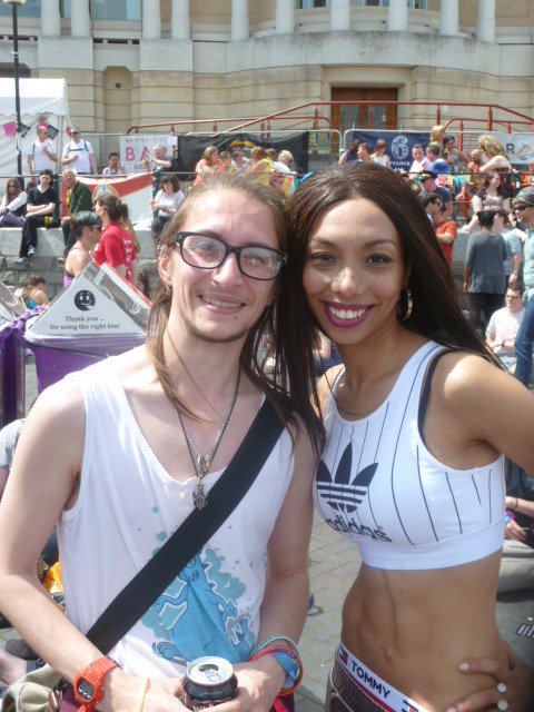sSilusSs's tweet photo. Just hanging out with my new best friend @keriwhip #ShouldaBeenNumberOne https://t.co/mTETgJEnsy