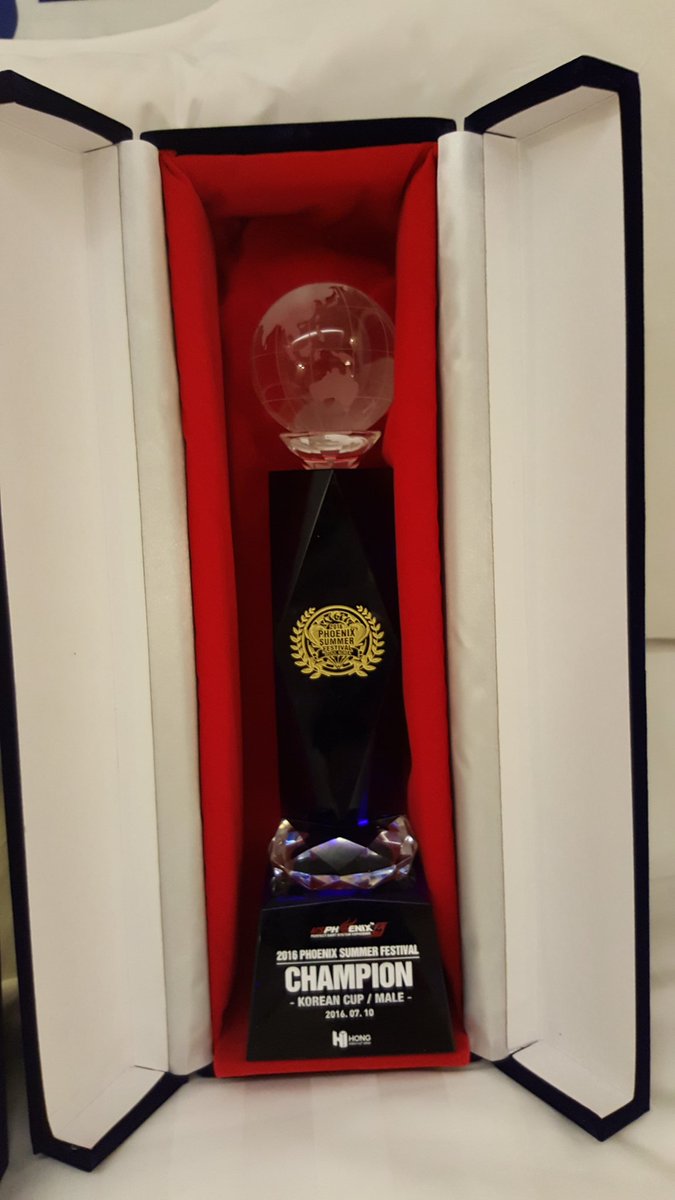 VSPhoenixUK's tweet photo. Phoenix Summer Festival 2016
Korea Cup World Champion - #TonyMartin .
#darts #phoenixdarts #BDO #PDC #harrows https://t.co/aAVB57ljTt