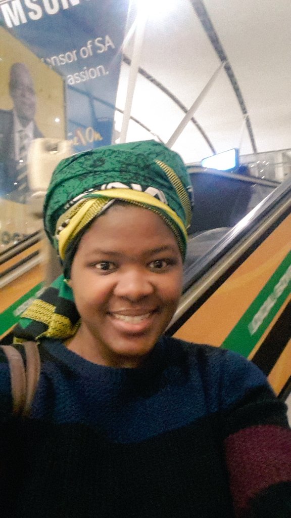 NoncebaMhlauli's tweet photo. Arriving at Cape Town International and seeing the ANC 🔥🔥🔥😭😭😭❤ https://t.co/BdkByGUY8N