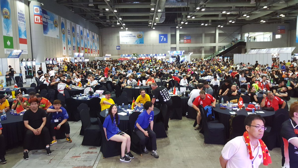 VSPhoenixUK's tweet photo. Phoenix Summer Festival 2016
#darts https://t.co/ml0vPkTGx8