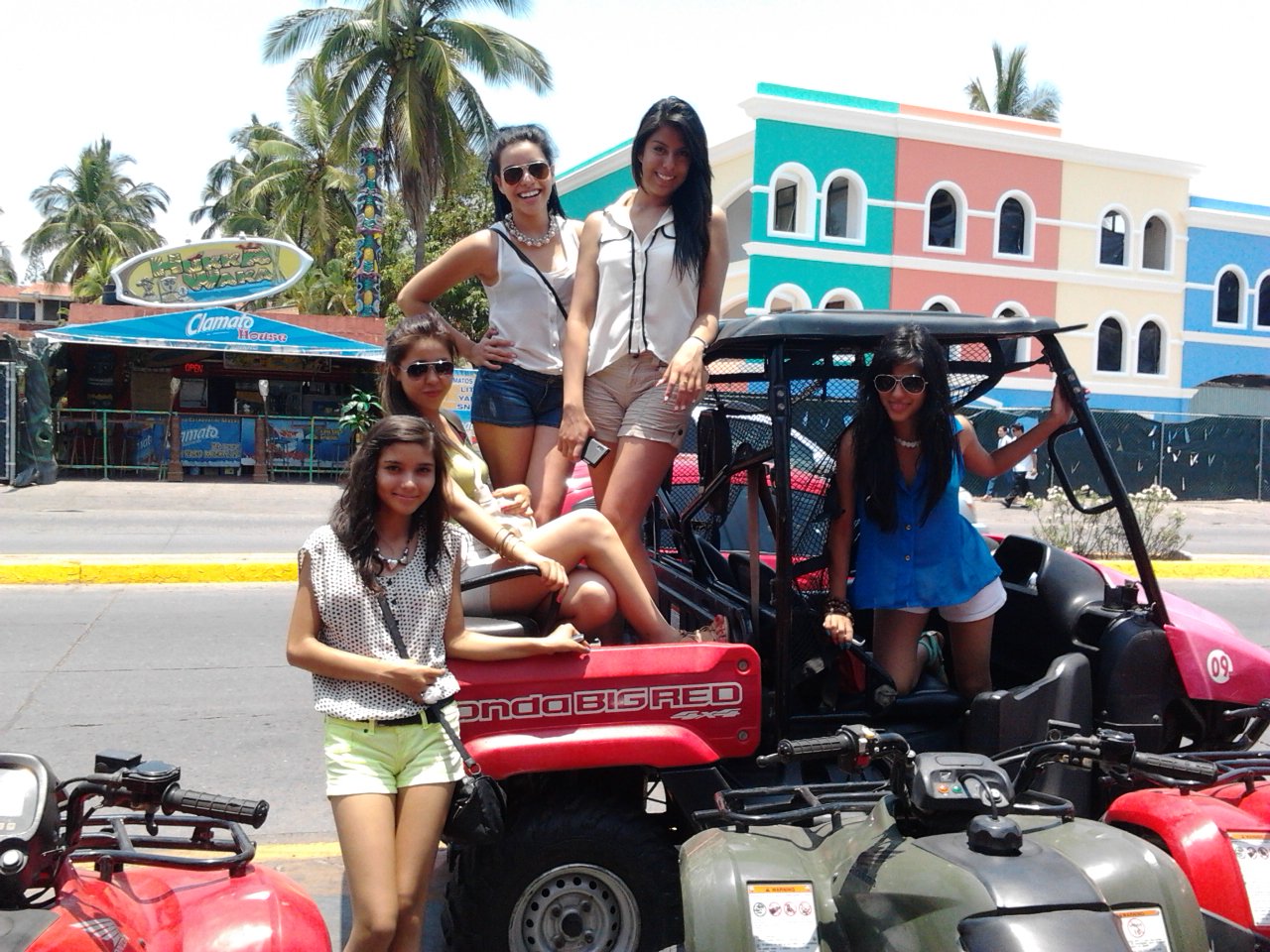 Pacific Moto Rent on Twitter "DISFRUTA LA VIDA CON TUS MEJORES AMIGOS