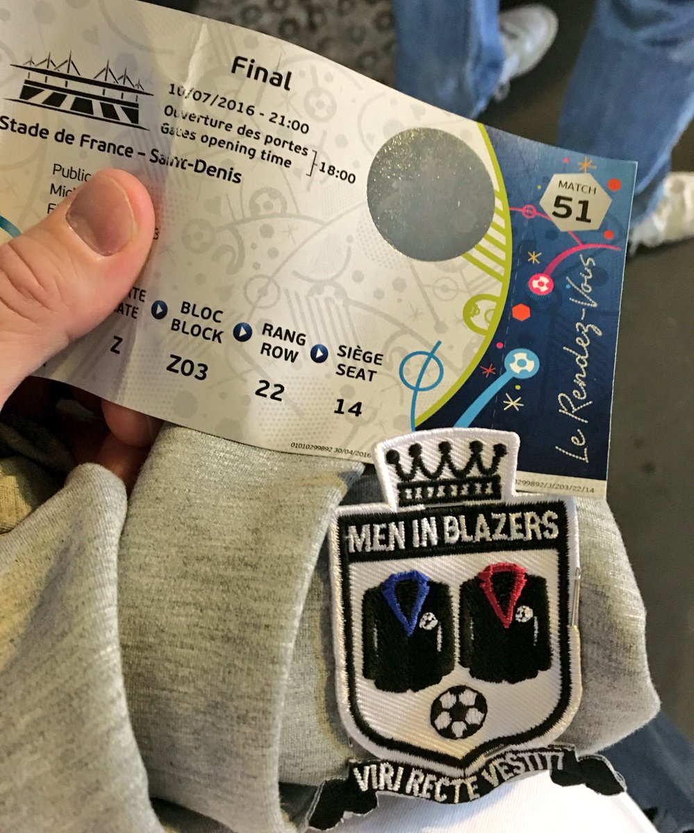 doogolplex's tweet image. Unofficial @MenInBlazers pre-match report... queues not too long... heavy anti-Portugal vibe #FRAPOR #Euro2016Final