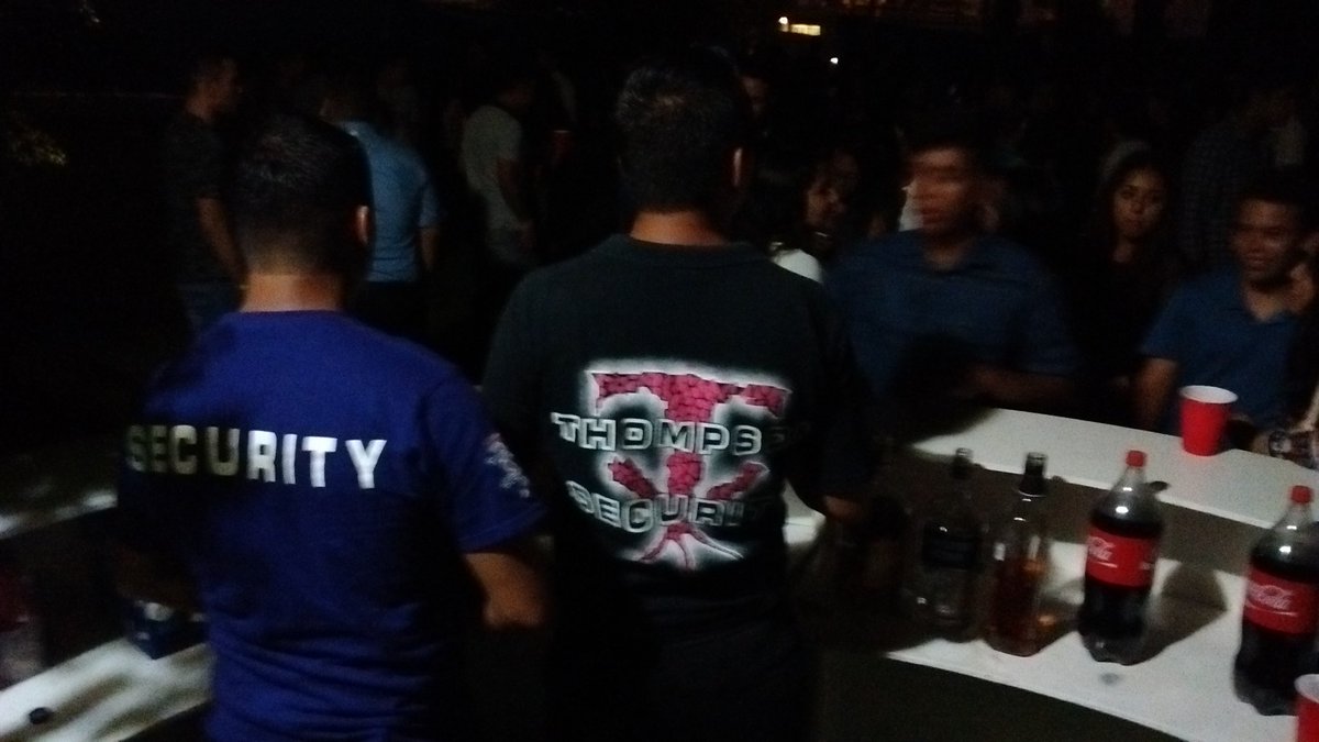 THOMPSONSECURIT's tweet photo. @THOMPSONSECURIT AHORA TAMBIEN CON SERVICIO DE BARMAN SIEMPRE CON LOS MEJORE ORGANIZADORES @gerardochog https://t.co/c9e4JPhusU