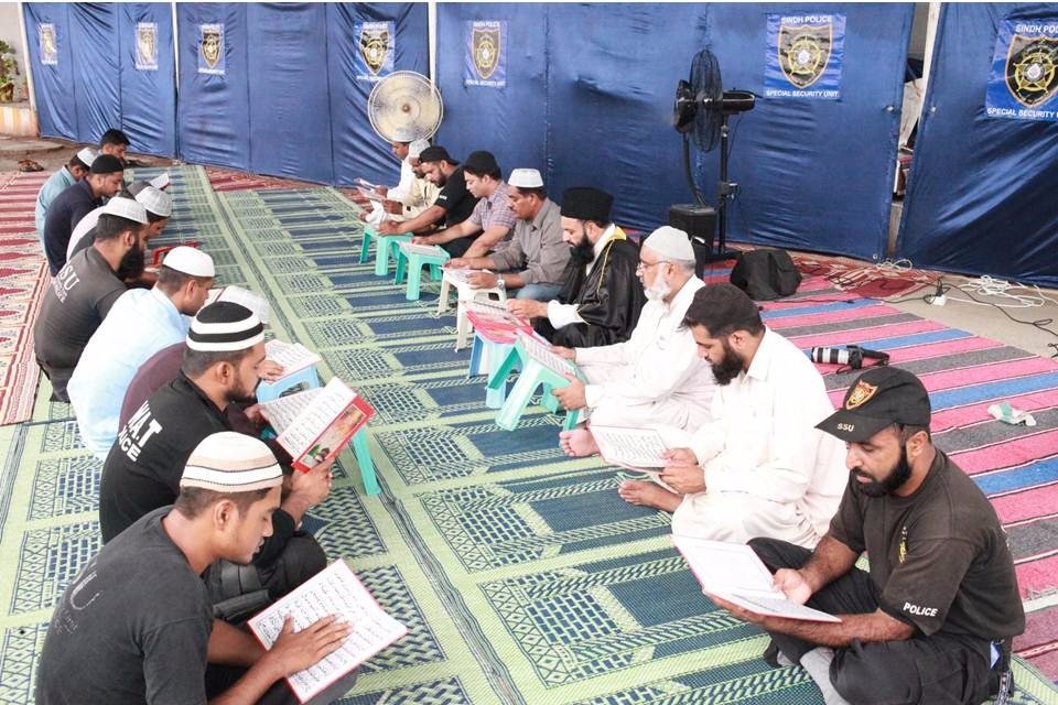 elitesindh's tweet photo. SSU arrangements of Quran Khawani for Eisal-e-Sawab of renowned social worker who served the Abdul Sattar Edhi. https://t.co/OoPmEw5yia