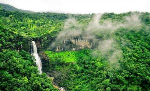 chetan4912's tweet photo. #beautifull #nashik #waterfalls #trimbakeshwar #mersmerizing https://t.co/wRsbhmXSZN