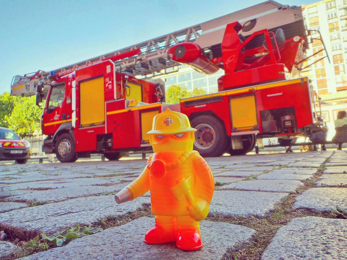 artoyz's tweet photo. Fire Robo Yellow - Jeremie Whitaker
👉 on Sale on https://t.co/R23jZtAriN
#artoyz #paris #jeremiewhitaker #firerobo https://t.co/LxAMDDA9tq