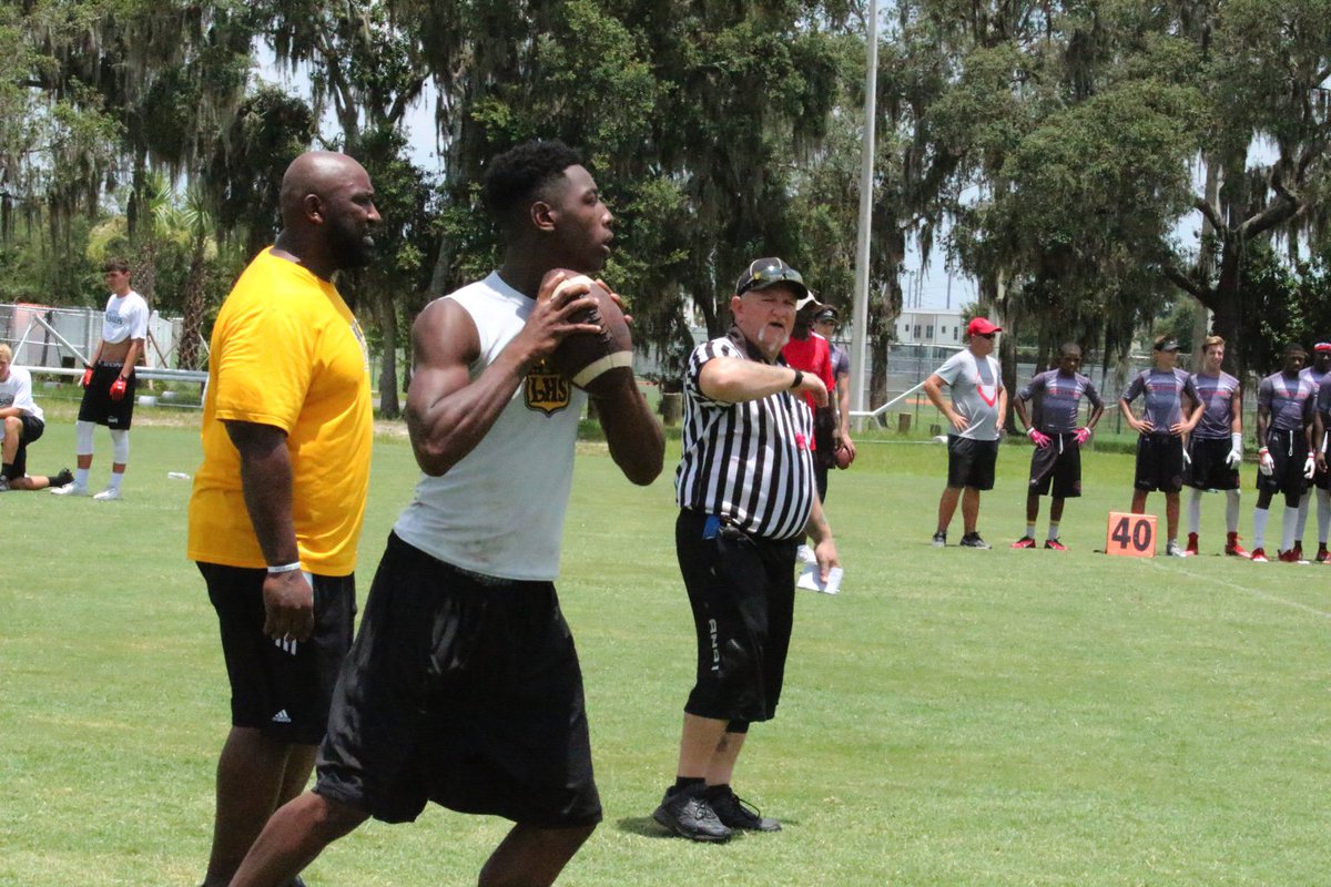 BigCountyPreps1's tweet photo. Lakewood QB had some “zing” on his passes! #9Route7v7 Film Review https://t.co/54WUEzSR00