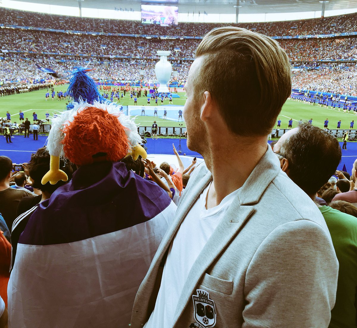 doogolplex's tweet image. #lesbleus #FRAPOR #EURO2016 #Euro2016Final @MenInBlazers