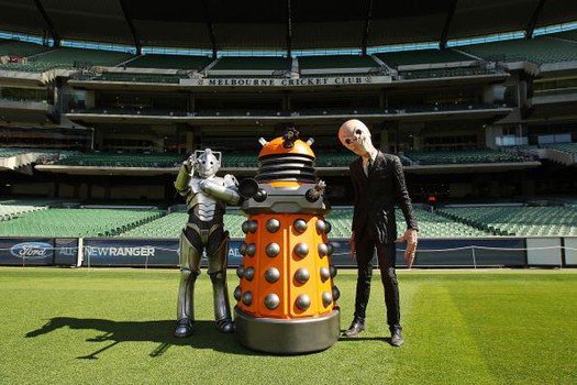 TheGeekPort's tweet photo. Things to do during the ‘Doctor Who’ hiatus https://t.co/RBQydkuz1p https://t.co/spVOi3YlHt