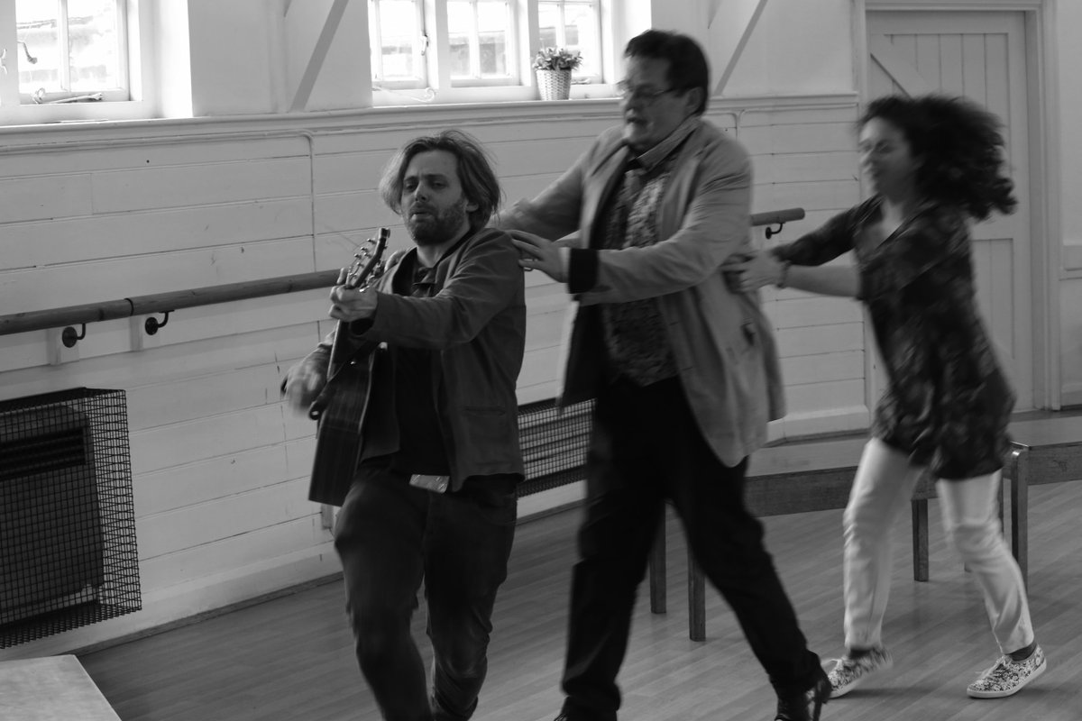 OxTweets's tweet photo. "@TheOTG" Fun in the rehearsal room for #TwelfthNight, part of @ShakespeareOx16. July ... https://t.co/1Wzb2D2aTP https://t.co/fjiI25T7ez
