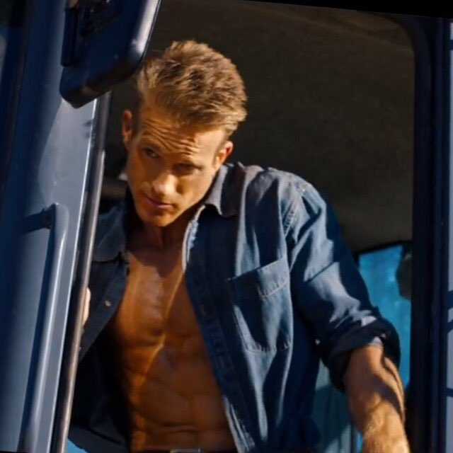 SaulTechLab's tweet image. My Brother @JamesEllis3  #WorkFromHome #FifthHarmony youtu.be/5GL9JoH4Sws