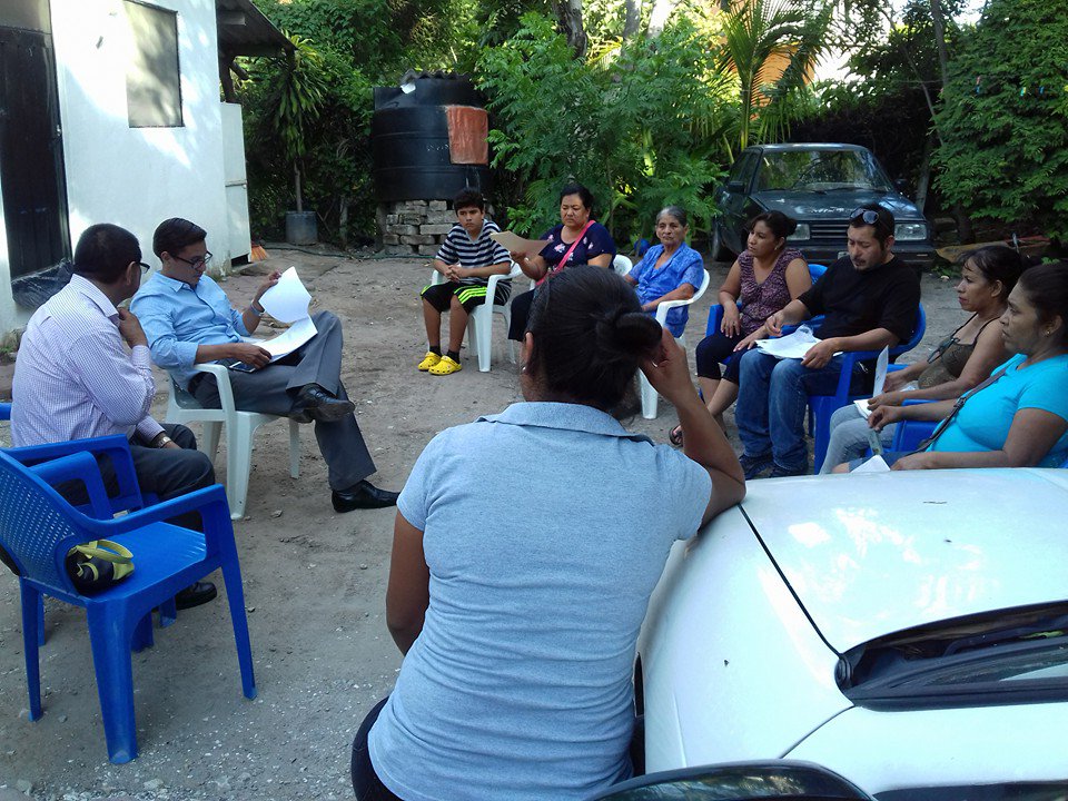 joseluisrayo3's tweet photo. #Gira de trabajo en las Colonias del Municipio deJojutla,donde dimos a conocer los programas de gobierno federal. https://t.co/U9sTx9Qh46