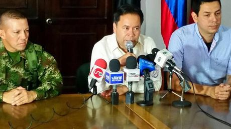 ElNacionalWeb's tweet photo. Gobernador en Colombia: Paso por la frontera estará abierto hasta las 6 de la tarde https://t.co/pxcvxynnfT   https://t.co/8VZIvN9OEQ