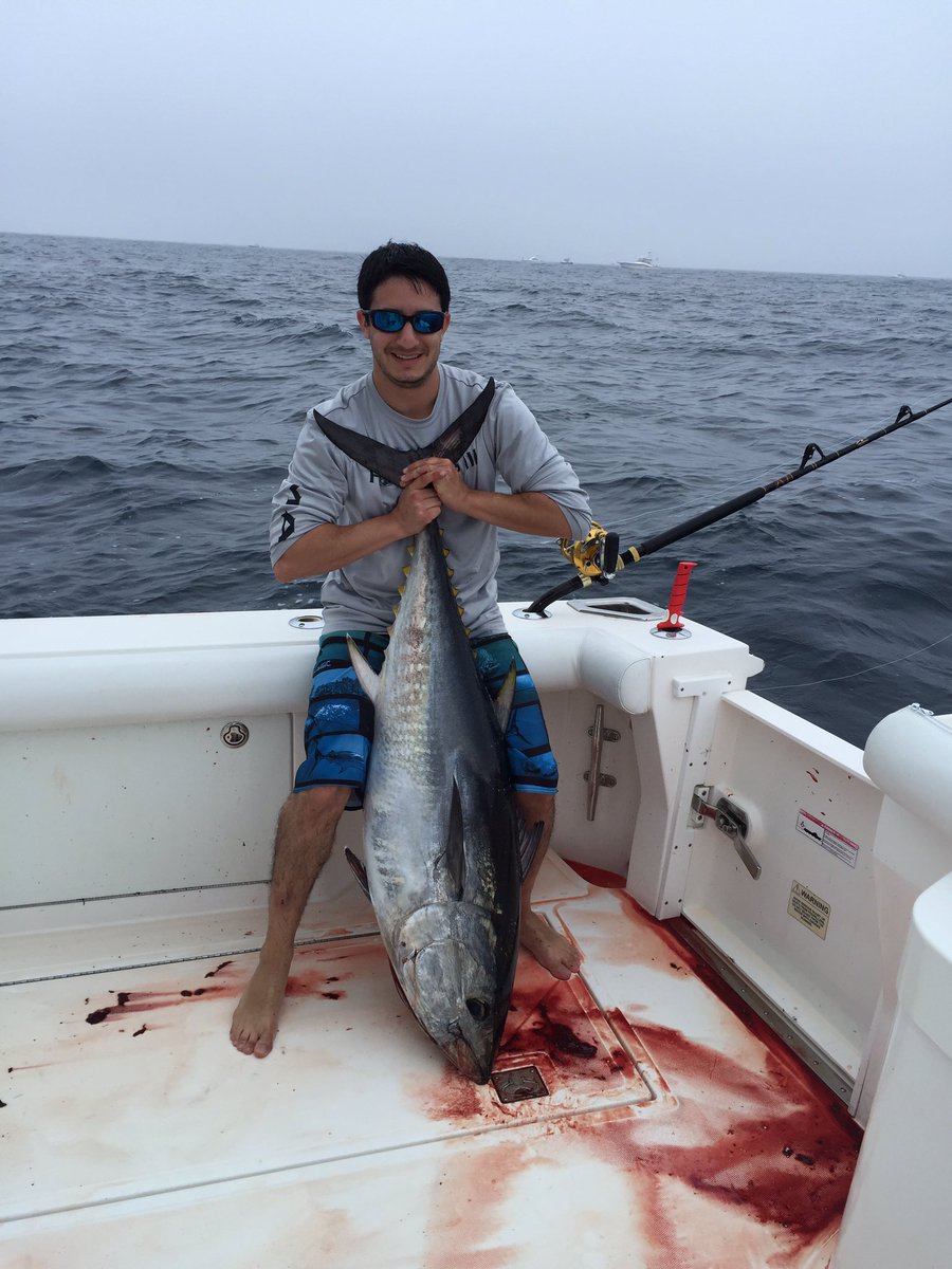 rossfrank24's tweet photo. #HotRodsIII #BluefinTuna https://t.co/fo2DxONX6I