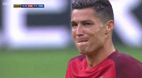 annmysecrets's tweet photo. Come on Portugal do it for Ronaldo 😢 https://t.co/PnJiogaLKU