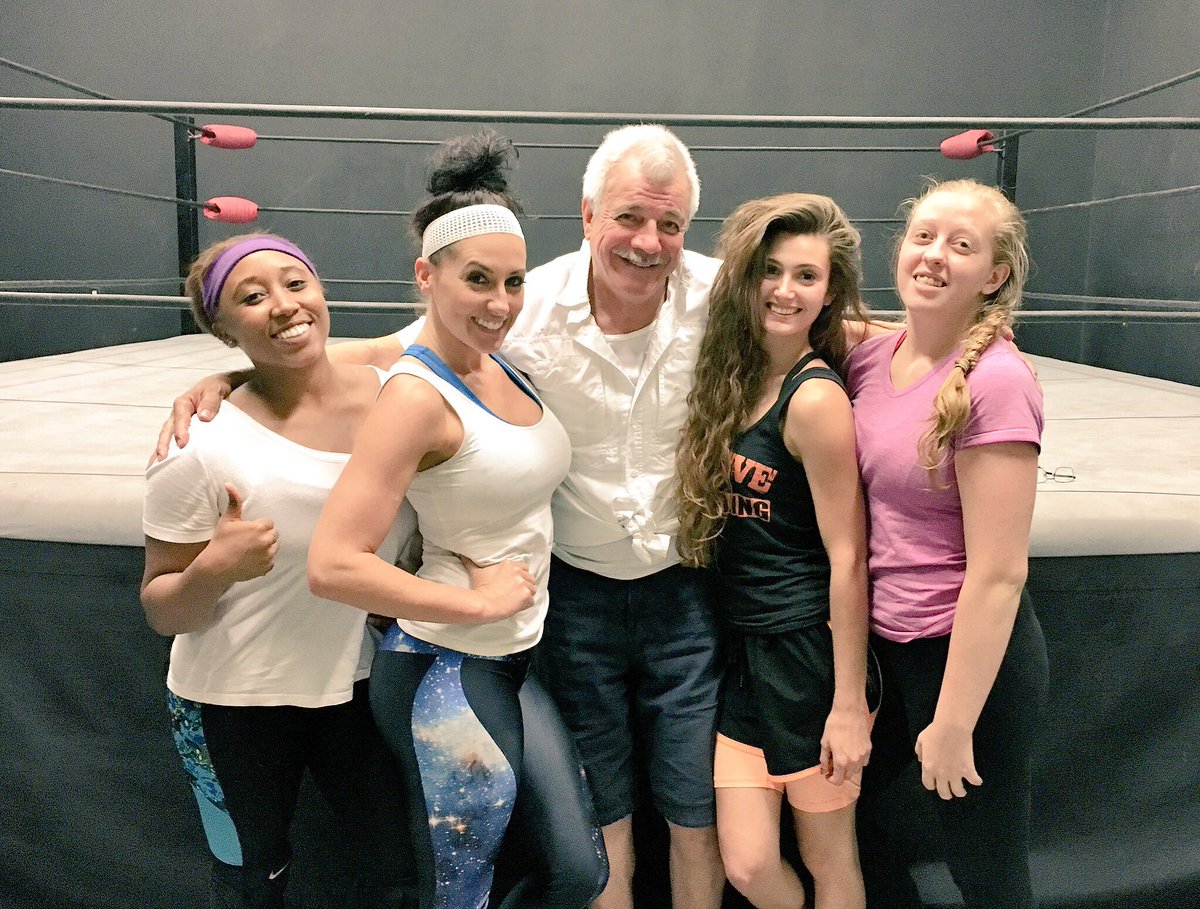 LadyWarriorsOrg's tweet photo. The #HectorGuerrero seminar was amazing today! 👍👊✌️

#TeamVisionDojo
#ProWrestling
#LadyWarriors

💗💜💗💜 https://t.co/Jy6qBW1JzM