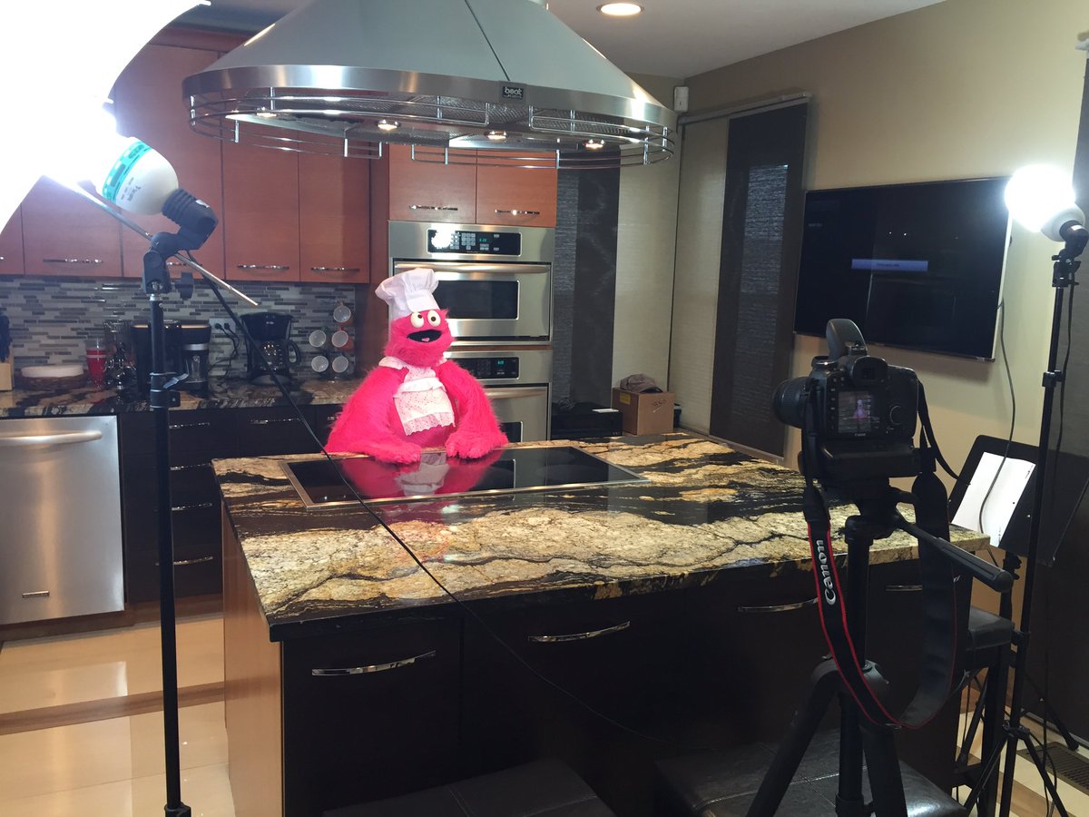 Creventive's tweet photo. @ChefBubbleGum #Kickstarter campaign video is finished, will be live soon! #crowdfunding #webseries #puppet #cooking https://t.co/lOy4jSHKBK