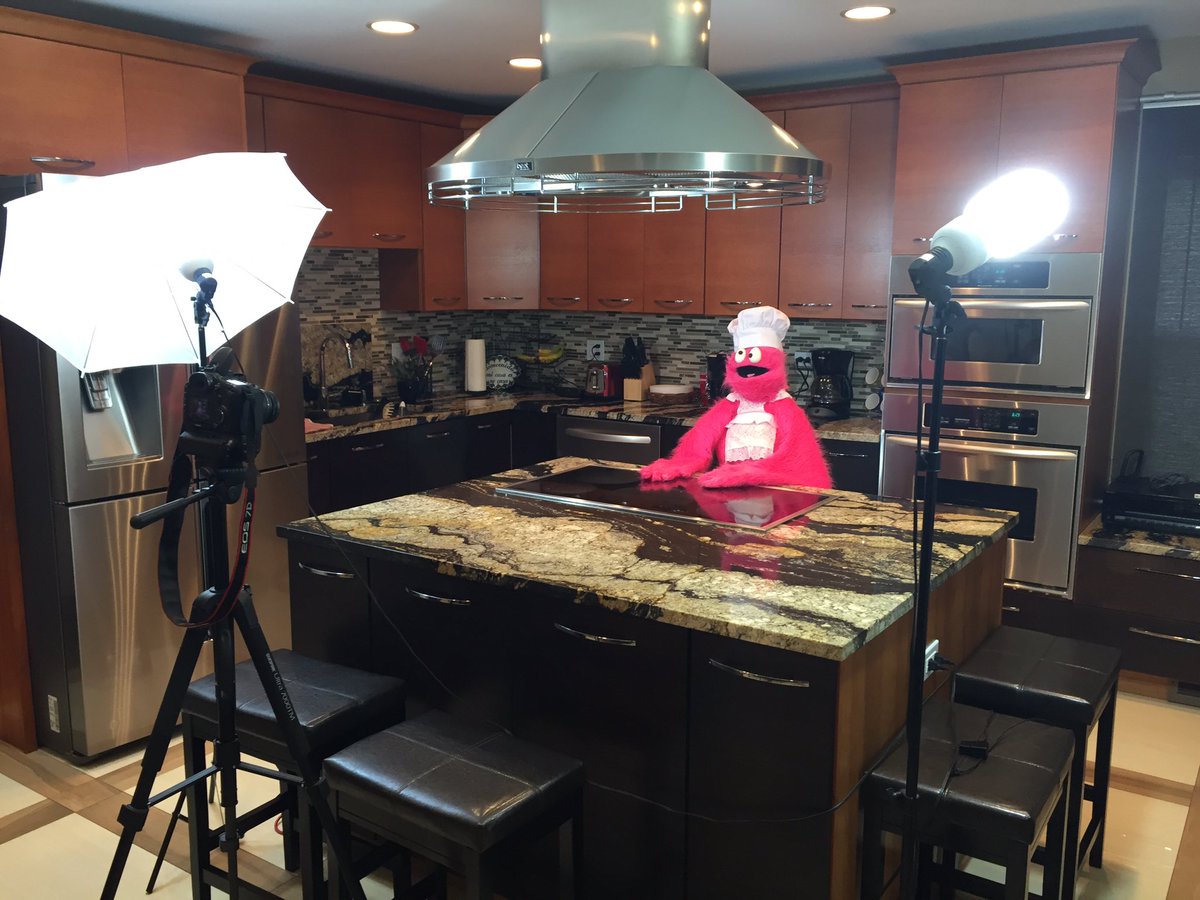 Creventive's tweet photo. @ChefBubbleGum #Kickstarter campaign video is finished, will be live soon! #crowdfunding #webseries #puppet #cooking https://t.co/lOy4jSHKBK