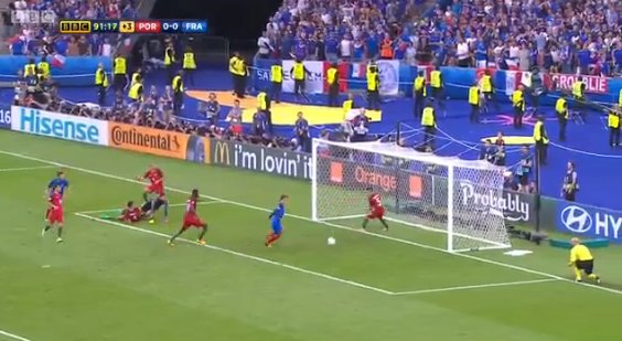 BBCMOTD's tweet photo. SO close for Gignac... France groans as it comes back off the post
https://t.co/6FesiNvLfe #PORFRA #Euro2016Final https://t.co/cBHweg2wwL