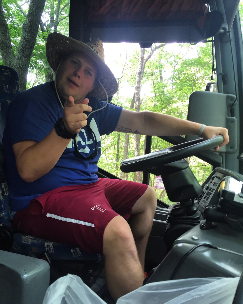 LCA_YoungLife's tweet photo. Alex wants YOU to come to Campaigners TONIGHT @ 8PM @ 2216 Shaker Run Road!! #LCAYL #YoungLife #Campaigners https://t.co/K1NZ39GaIU