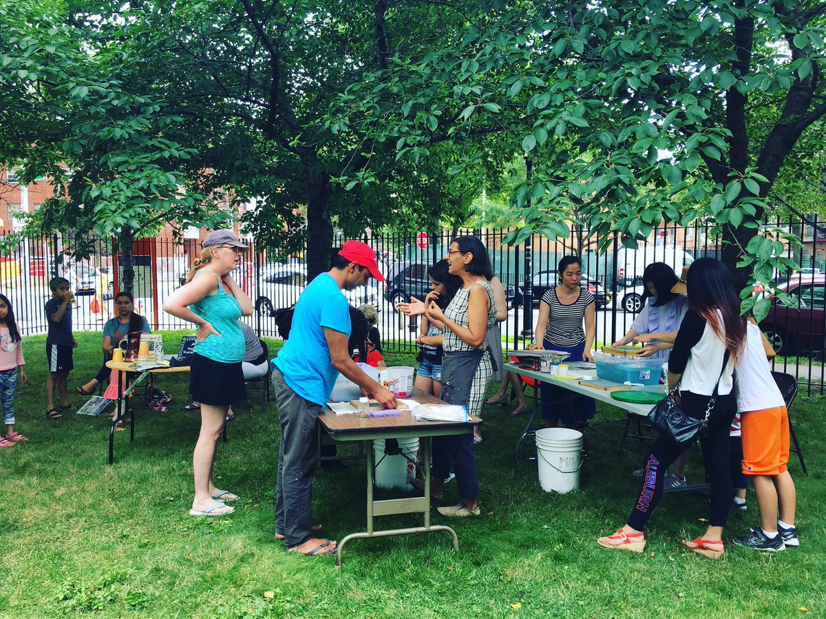 LatimerHouse's tweet photo. A truly enjoyable afternoon! #pulppaper #papermaking #crafts #garden #LatimerNOW @hhtnyc @rejinl https://t.co/Yc8HwukE5m