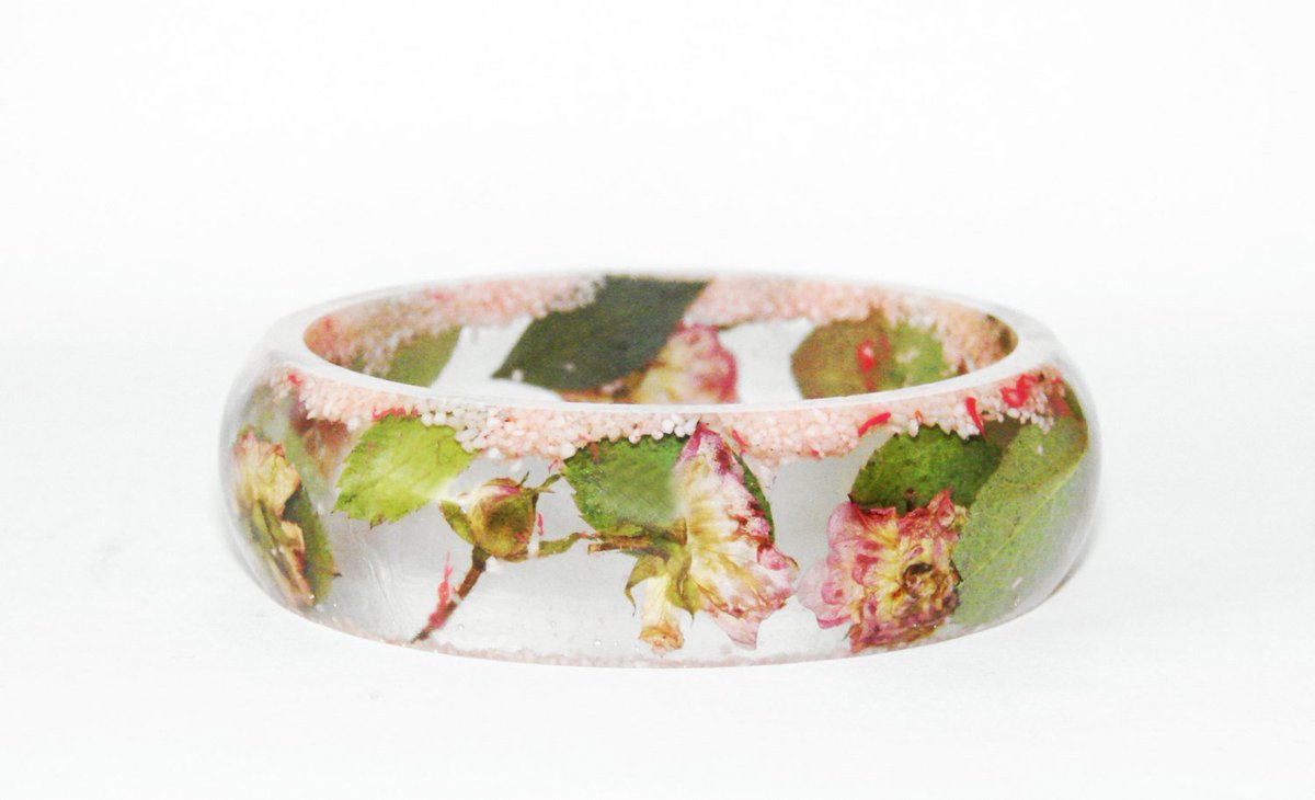ArttSpaces's tweet photo. Flower Bangle, Nature Flower Bracelet, Resin Bracelet, Nature … https://t.co/ga3UtRAXVt #ArttSpaces #BotanicalBangle https://t.co/f4bynenhgl