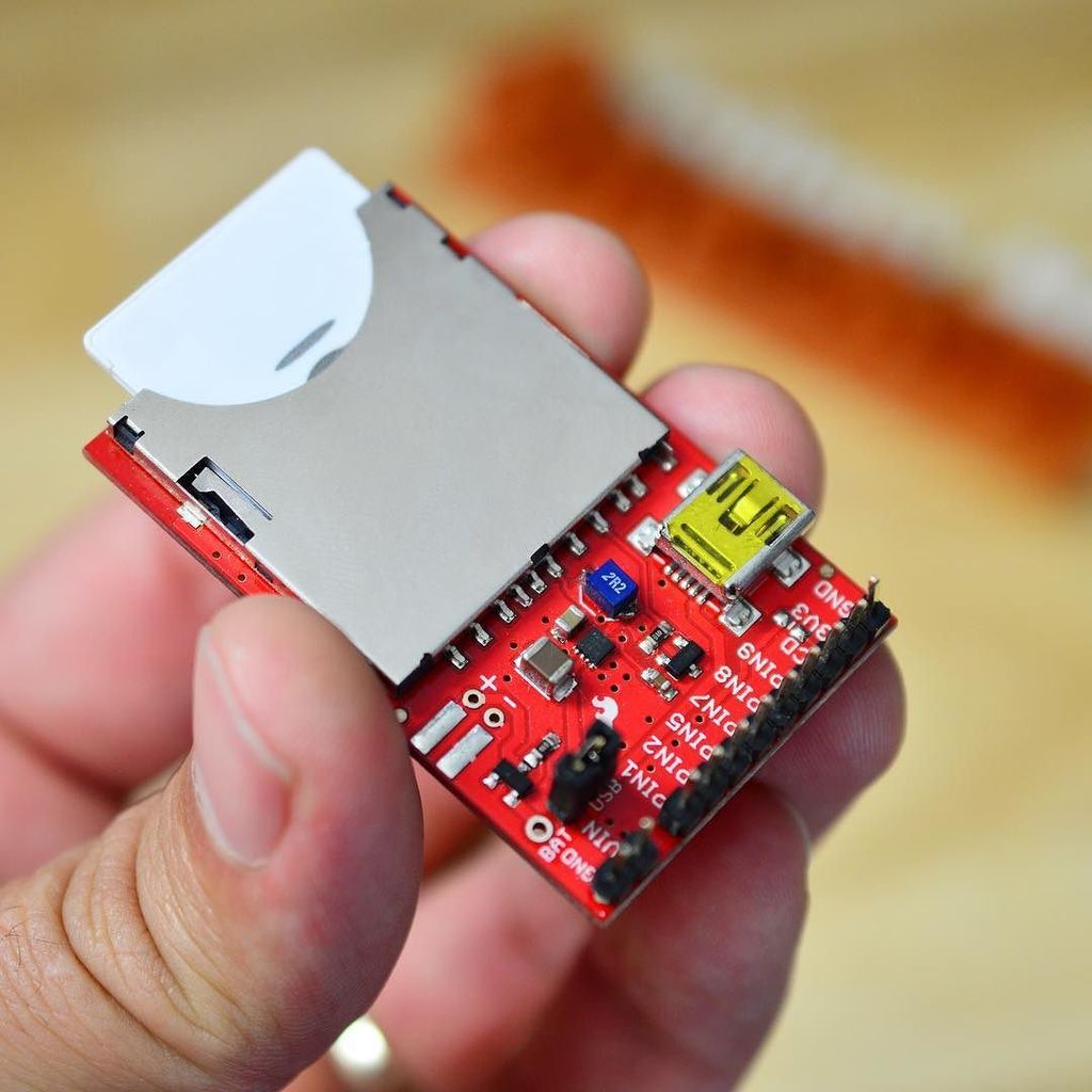 4hackrr's tweet image. Electric Imp with prototyping board. wifi module #electricimp #electronics #wifimodule #f… ift.tt/29tucMF