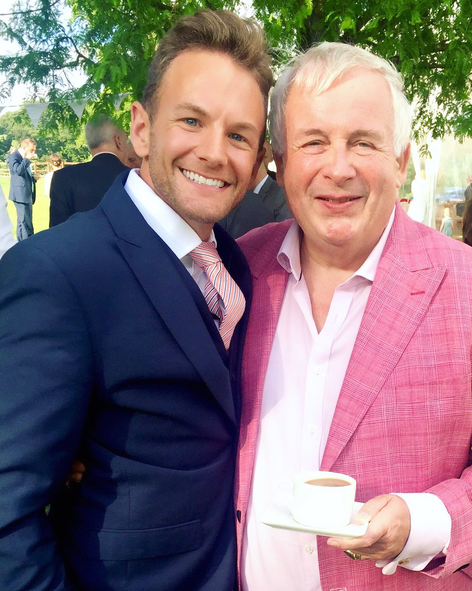 Hello @onebiggins #ChristopherBiggins. Lovely to meet you today. And share a magical day with you. #ChuteStanden