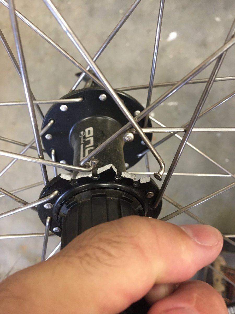 andyhardin's tweet image. @DTswisss it may be a decade old but it shouldn&apos;t do this. #materialdefects