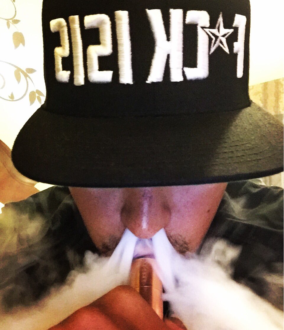 SpartanVapors's tweet photo. Slow Sunday #vapenation #vapedaily #vaper #vapeon #vapefam #rubymod #vapelife #vapelyfe #vapelove #SundayFunday https://t.co/KONy8Ek6cq