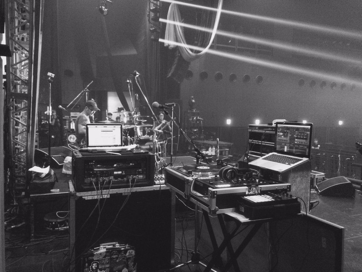 ookumakunio's tweet photo. もおあの4人と音を出す事が出来ないのか…大きな穴をうめるように新しい音を出そう。今はそれしか出来ないや、ただ、本当にありがとお。本当に会えて良かった。
#girugamesh https://t.co/aHRBP6CXyE