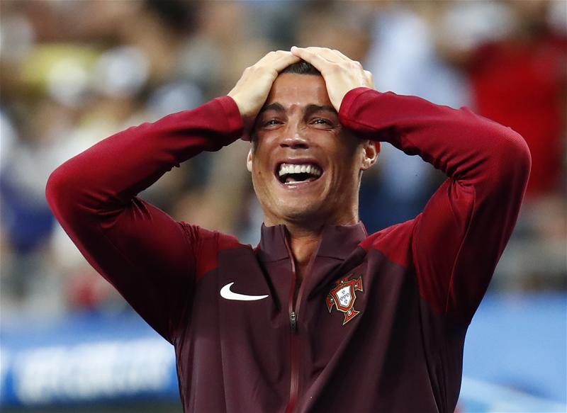 redes_TUDN's tweet photo. Fin del partido #POR campeón de la #Euro2016 tras vencer 1-0 a Francia gracias por seguirlo en #TDN #LoMejorDelMundo https://t.co/qqaOXKQiJo