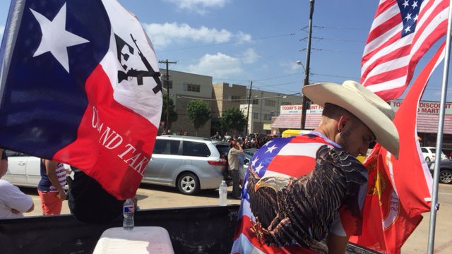 FOX4's tweet photo. Happening Now: Opposing groups protesting near NorthPark mall https://t.co/7u4J0NATum