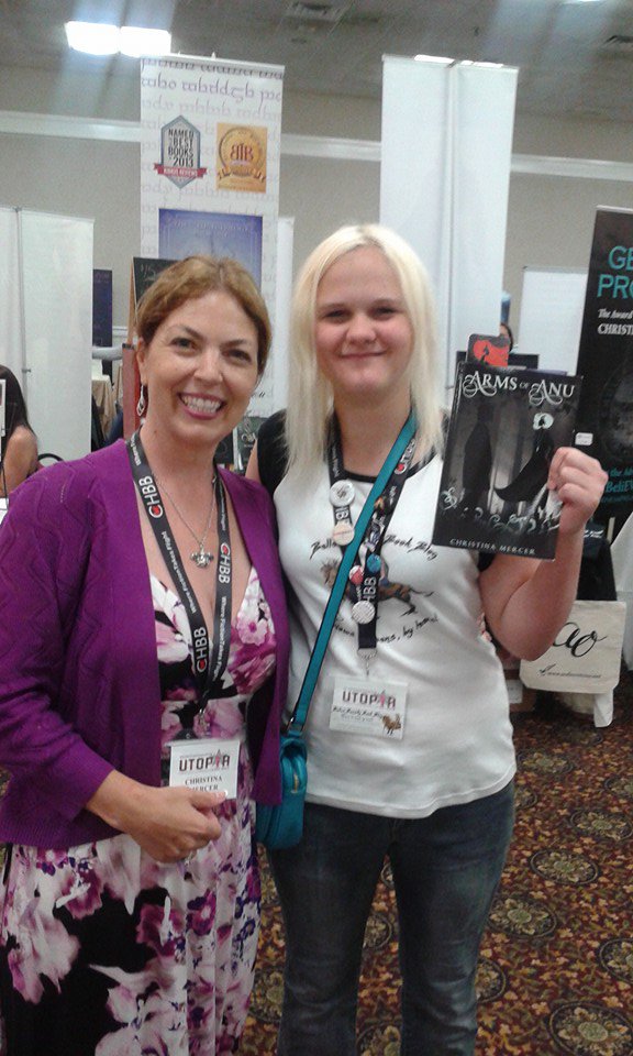 bellesbeastly's tweet photo. Some selfies with authors... Email me selfies and I'll tag you and display them on my blog. #UTOPiAcon2016 #selfies https://t.co/Hy45Ro5y8I