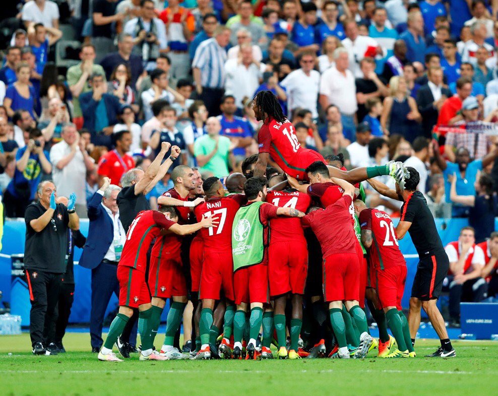 izvestia_sport's tweet photo. Португалия - Чемпион Европы 2016 года!!! Эдер, Роналду, Патрисиу!!! #EURO2016 #POR #FRA #PORFRA https://t.co/DfbojcgRwA