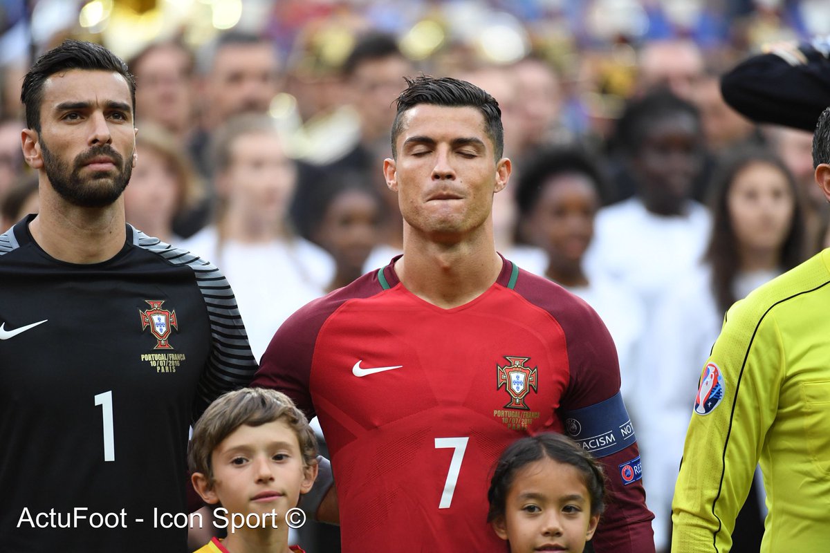 ActuFoot_'s tweet image. Cristiano Ronaldo 

Premier League ✔
FA Cup ✔
Ligue des Champions ✔
Liga ✔
Coupe du Roi ✔
Ballon d'Or  ✔
EURO 2016 ✔