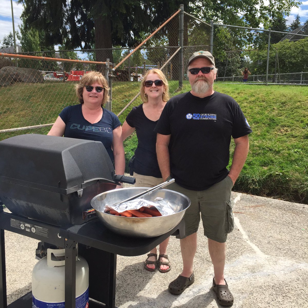 CUPE825's tweet photo. Lots of fun with CUPE825 Port Moody Civic Workers and the community we are proud to serve! https://t.co/basWFiE5KN