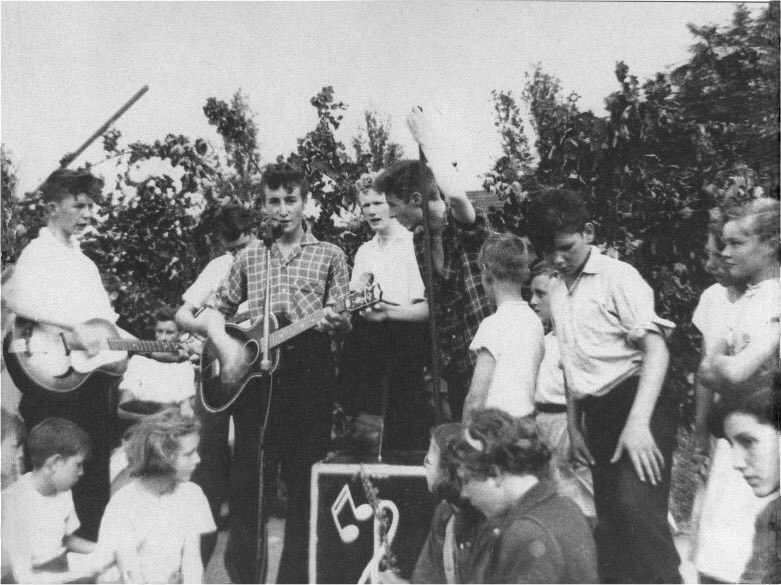 The young Woody Guthrie singing This Land Is Your Land at the Oklahoma Dustbowl, 1932.