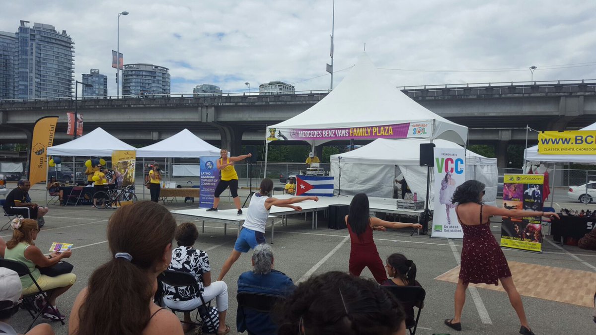 CarnavaldelSol's tweet photo. Catch @bollydaz at the #MercedesBenzFamilyPlaza #CSOL16 https://t.co/LTxyTlMNVm