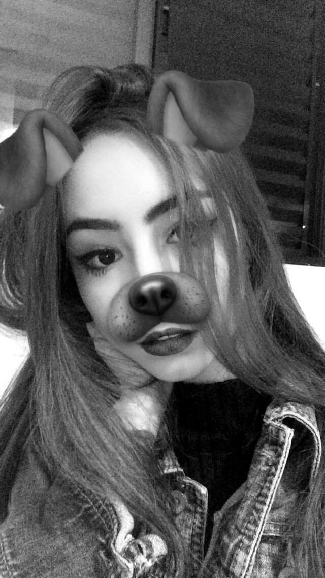 harrytastey's tweet photo. im helena from brazil 🇧🇷🇧🇷🇧🇷🇧🇷🇧🇷 te amo muito #SelfieForNash https://t.co/US3v5sQeAd