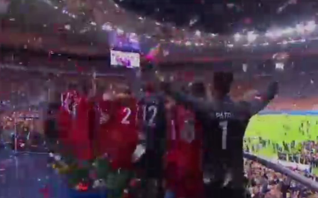 AcolyteAE's tweet photo. PORTUGALL!!!!!!!
#POR #PORTUGAL #SORRYFORBADQUALITY https://t.co/cbStRCjZmM