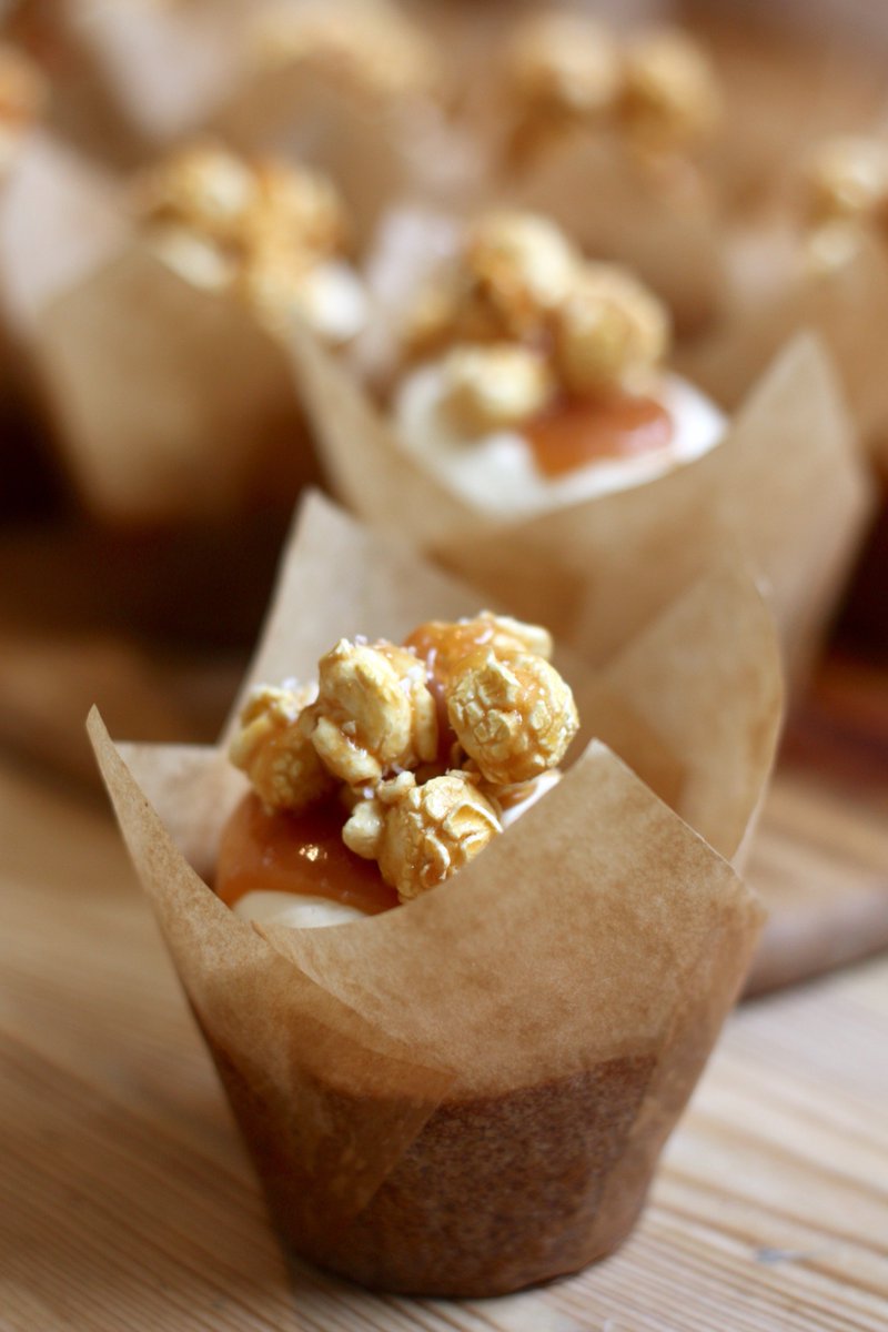 pippabakes's tweet photo. A bit of cake porn to ease the Sunday night blues
https://t.co/S9coLewFRb…/salted-caramel-popcorn-cupcakes/ https://t.co/7XgiPwWRZg