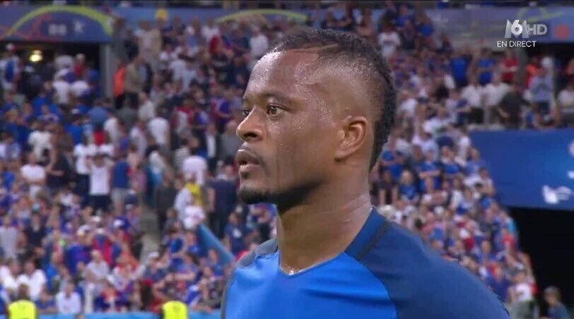 ActuFoot_'s tweet photo. Evra : "Pardon à tous nos supporters français et merci à tous mes frères qui jouent dans cette équipe..." https://t.co/qfDOleUdZS