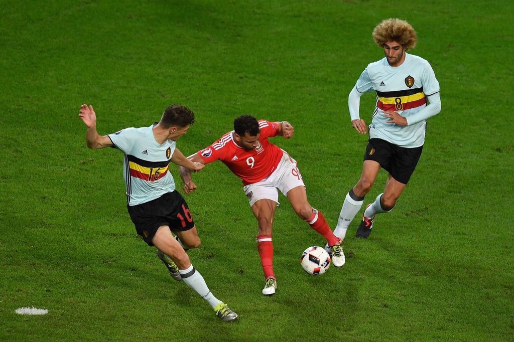 WelshFootieFans's tweet photo. Robson Kanu wins goal of the tournament @BBCMOTD https://t.co/TPdxl9SqmQ