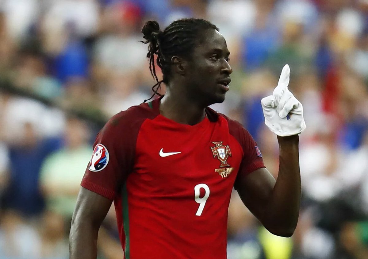 FootballFactly's tweet photo. Eder pulled out a white glove and stuck it on for his celebration. #POR https://t.co/WdE9wTRjpP