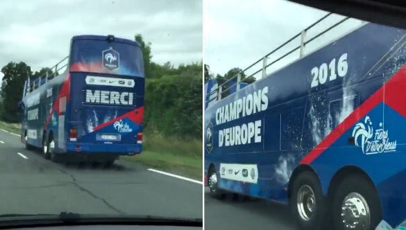 TNLdotcom's tweet photo. Well, this is awkward 😂 #FRA #EURO2016 https://t.co/htWRKHw4qV