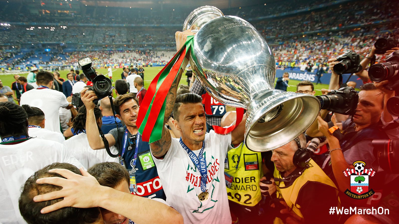 CnCV5jbWgAAN8hM.jpg:large